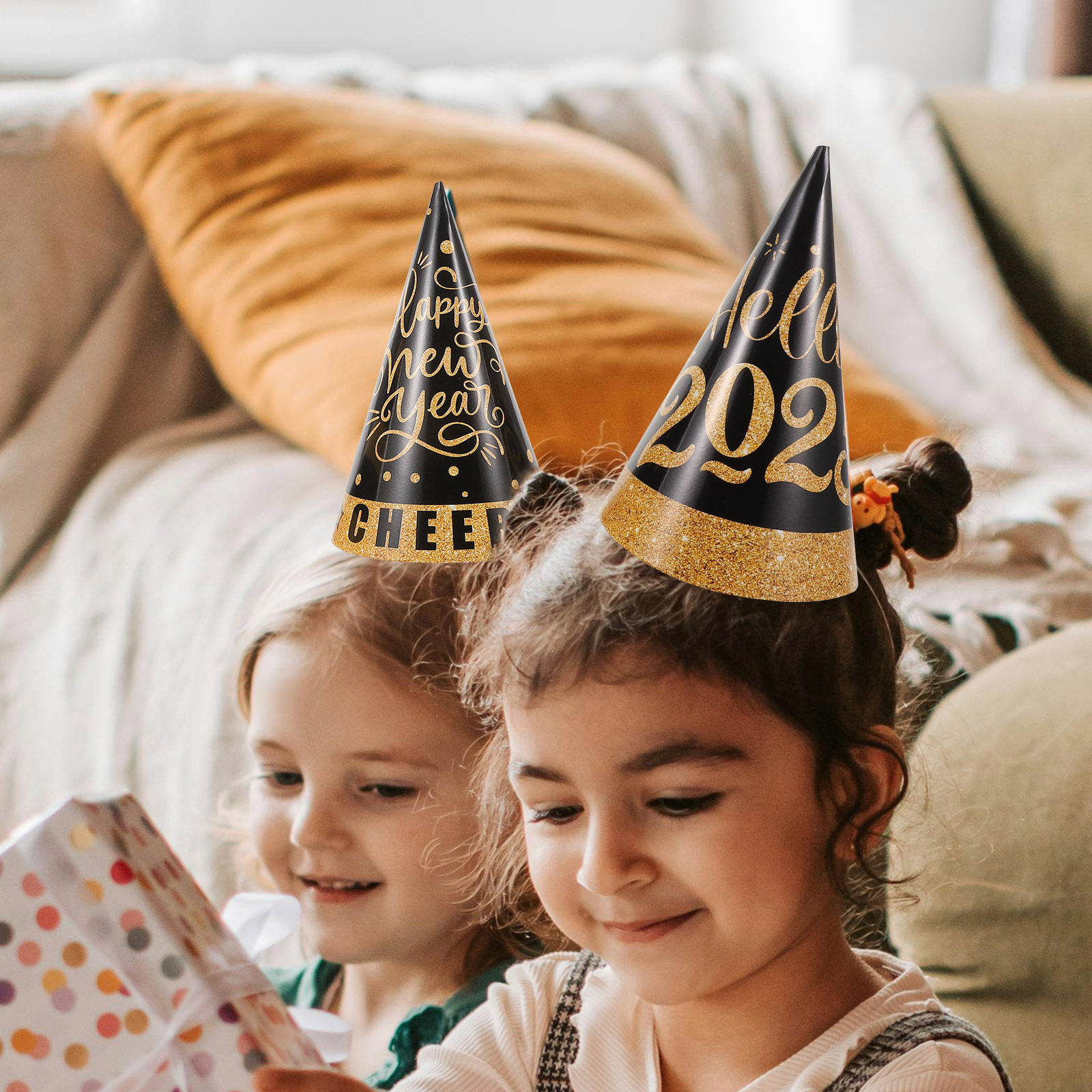 6個入り ブラックゴールド パーティーハット 新年祝い コー - Party Hat Cone のレビューと価格